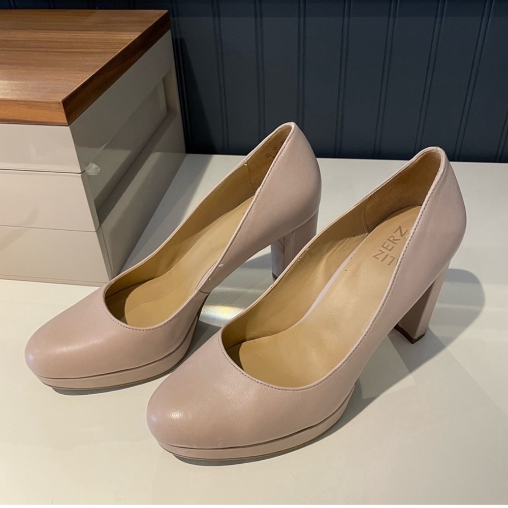 Naturalizer Nude Heels